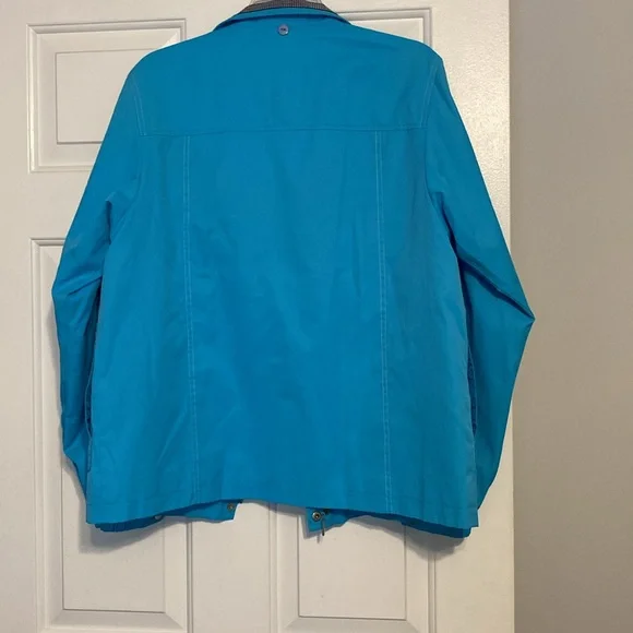 Neyelle lightweight jacket size medium in new like condition.  Easter egg blue - Picture 3 of 4